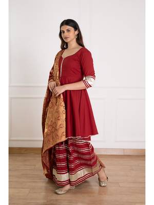 Maroon kurta sharara set with banarasi dupatta 3