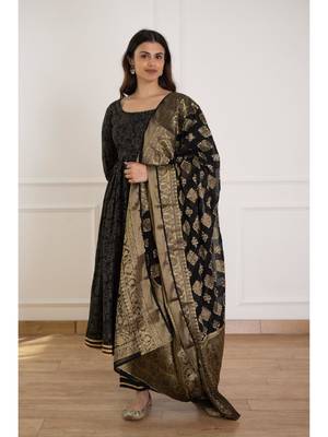 Black gold printed with banarasi dupatta 1
