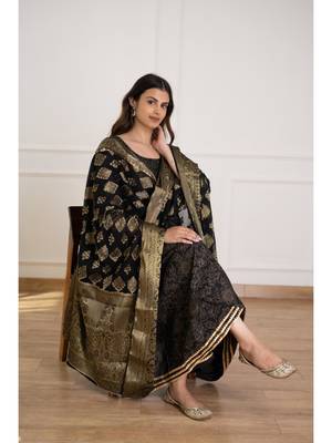 Black gold printed with banarasi dupatta 4