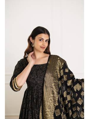 Black gold printed with banarasi dupatta 5