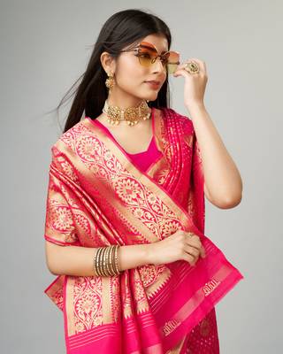 Rani pink Faux kanjivaram silk blend woven saree with zari border with blouse 5