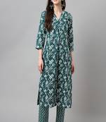 Green Colour Ethnic Kurti Bottom Set For Trendy Party Looks