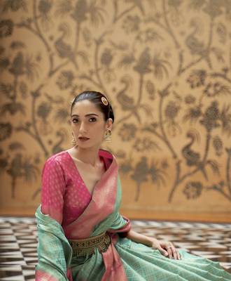 Green Silk Blend Traditional Designer Woven Saree With Blouse For Women 2