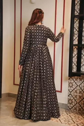 Beautiful Black Colour Partywear Gown With Stylish Shrug For Ethnic Girlish Looks