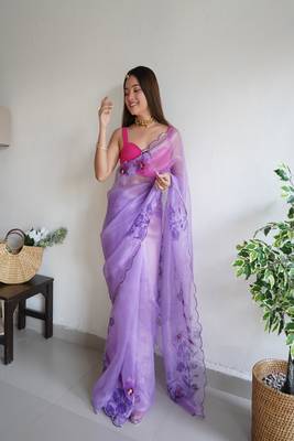 Voilet Colour Ethnic Floral Printed Organza Fabric Girlish Partywear Saree 3