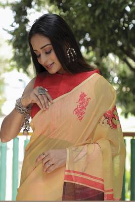  Yellow Figure Digital Print Linen Saree 4