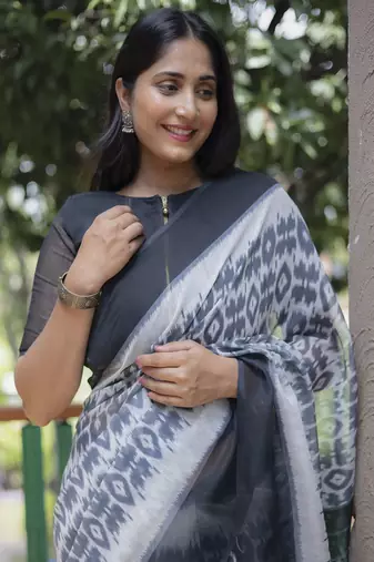 Smart White Traditional Fancy Saree In Linen