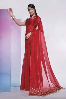 Smart And Solid Plain Ethnic Girlish Red Saree For Party Looks 4