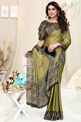 Light Green Chiffon Solid Saree Without Blouse 2