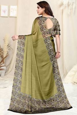 Light Green Chiffon Solid Saree Without Blouse 4