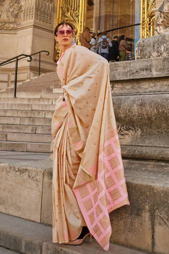Cream Silk Jacquard Woven Saree With Blouse