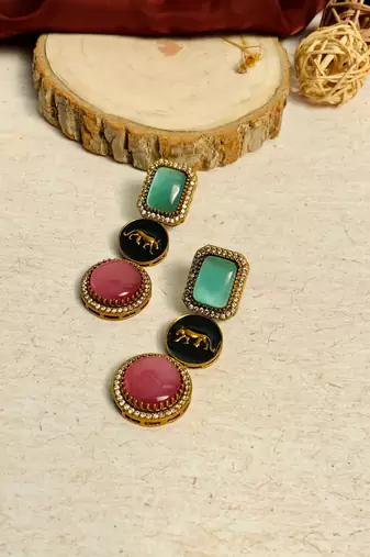 High-quality meticulous gold plated earring