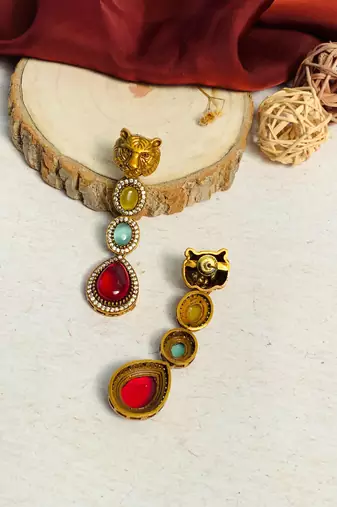 High-quality meticulous gold plated earring