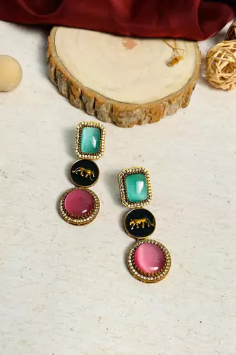 High-quality meticulous gold plated earring