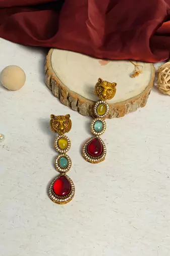 High-quality meticulous gold plated earring