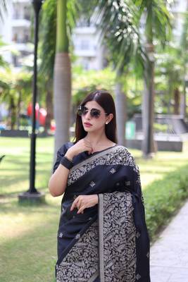 Black woven handloom raw silk saree with blouse 4