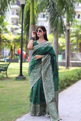 Green woven handloom raw silk saree with blouse 1