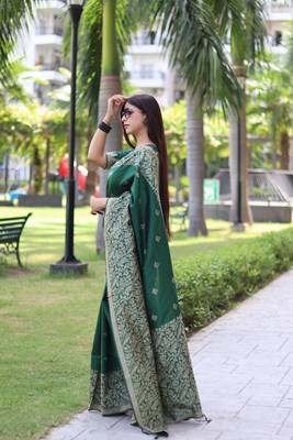 Green woven handloom raw silk saree with blouse 2