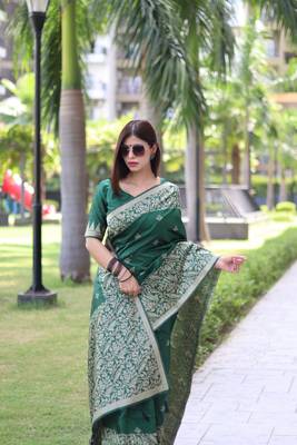 Green woven handloom raw silk saree with blouse 3