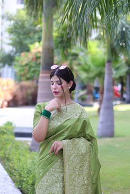 Mehendi woven handloom raw silk saree with blouse 4