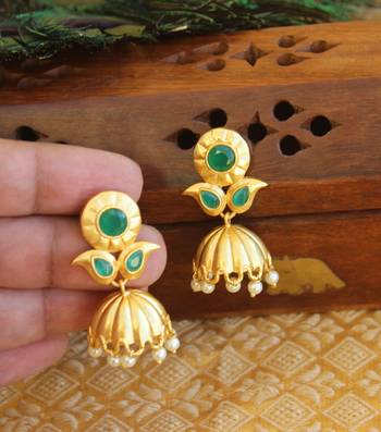 Matte finish earring 2