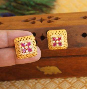 Gold platted earring 2