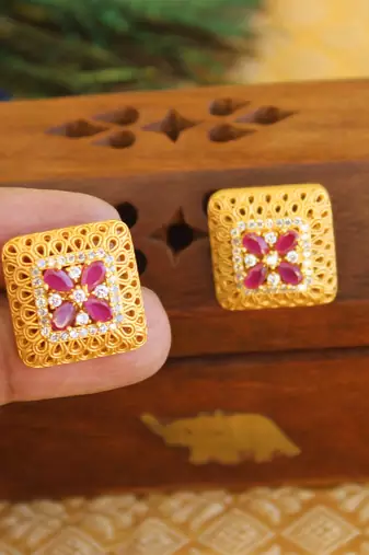 Gold platted earring