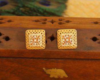 Gold platted earring 1