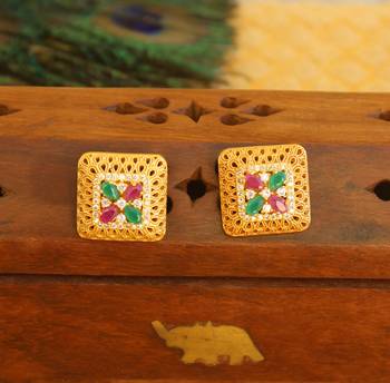 Gold platted earring 1