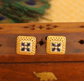 Gold platted earring 1