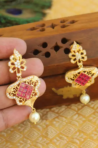Gold platted earring