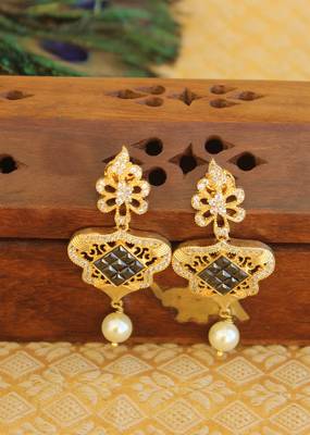 Gold platted earring 1