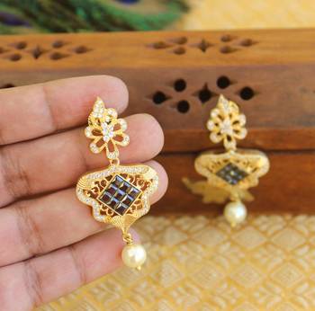 Gold platted earring 2