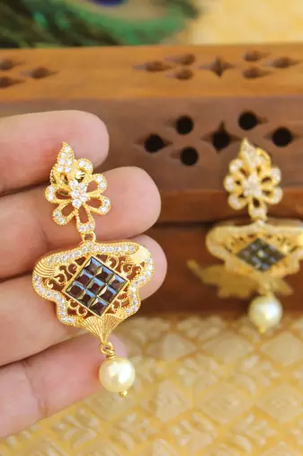 Gold platted earring