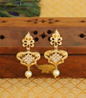 Gold platted earring 1