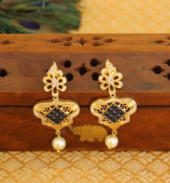 Gold platted earring 1