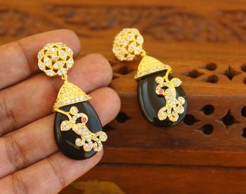 Gold platted cz earring 2