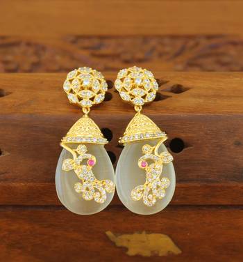 Gold platted cz earring 2