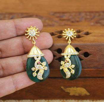 Gold platted cz earring 2
