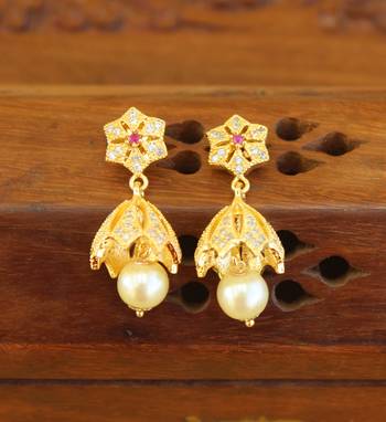 Gold platted cz earring 2