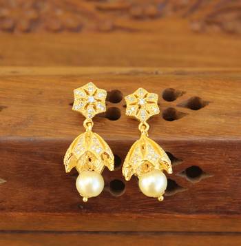 Gold platted cz earring 1