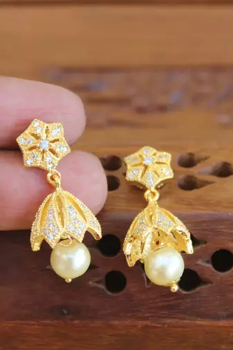 Gold platted cz earring