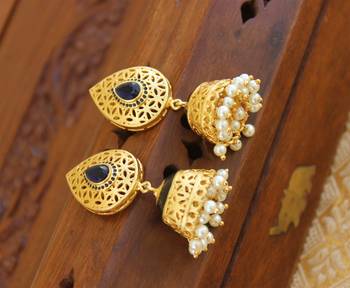 Matte finish earring 1