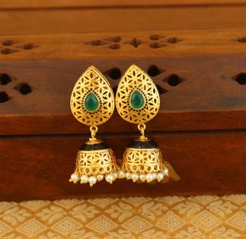 Matte finish earring 1