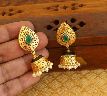 Matte finish earring 2