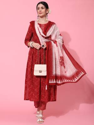 Gulmohar jaipur cotton  length printed semi flared 3/4 sleeve round neck kurta bottom dupatta set 1