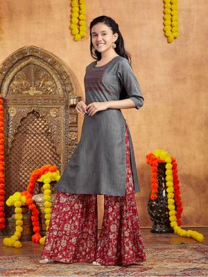 Aarika girls casual wear grey colour tribal print cotton kurti 3