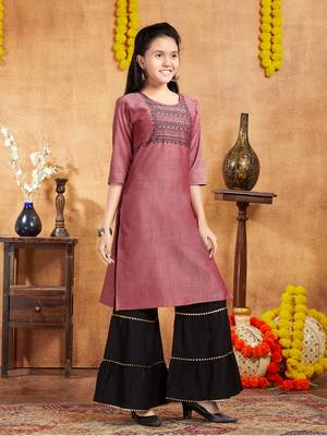 Aarika girls casual wear maroon colour tribal print cotton kurti 2