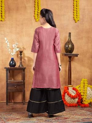 Aarika girls casual wear maroon colour tribal print cotton kurti 4