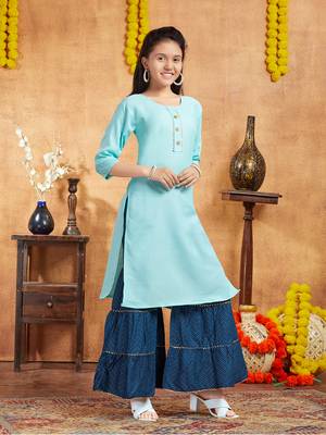 Aarika girls casual wear sea green colour solid lace work cotton kurti 2